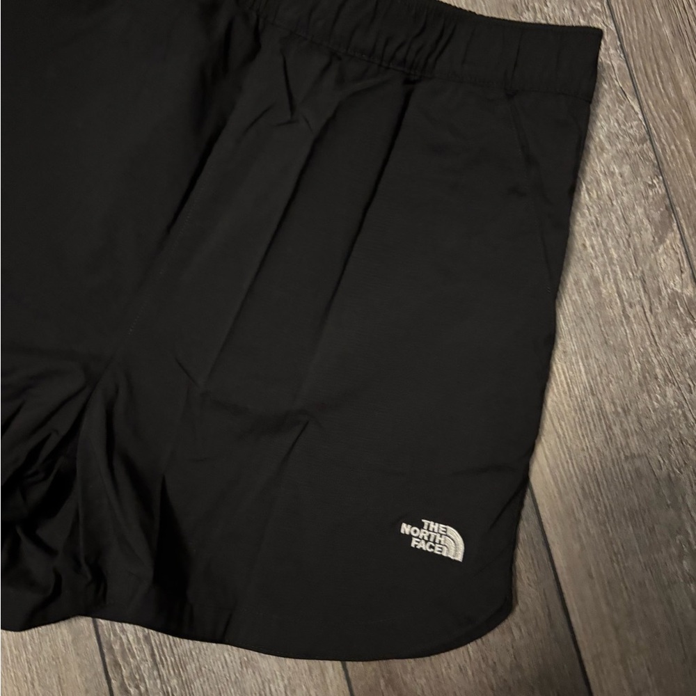 The North Face Women’s Class V Pathfinder Pull-on Short Color: Black Size: M